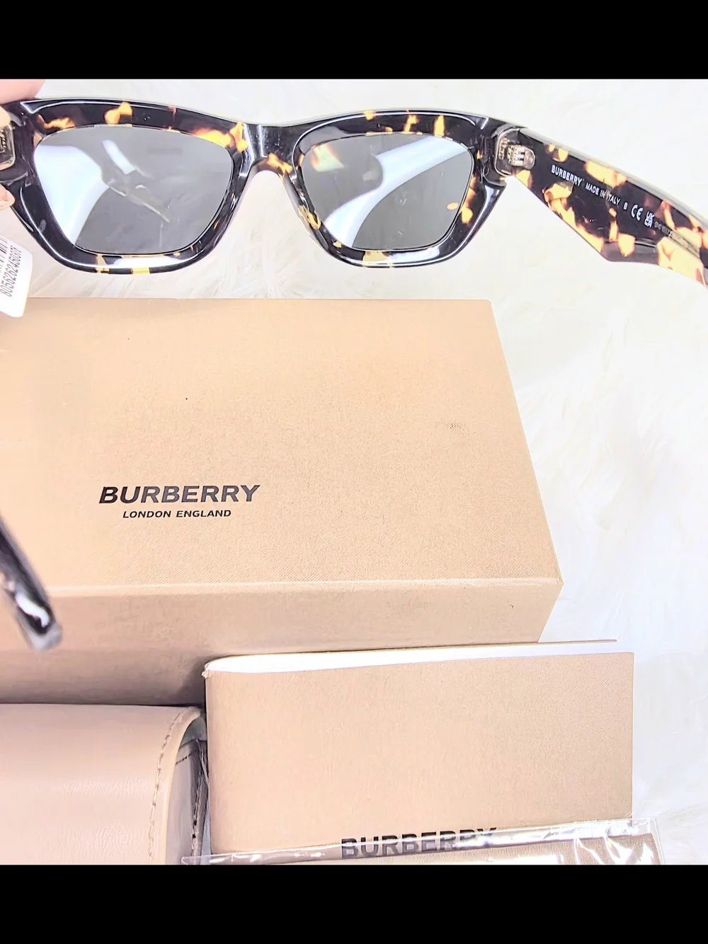 Burberry Tortoise Shell/Havana Gold Sunglasses Dark Gray Lenses NWT Retail $463 - Picture 5 of 10